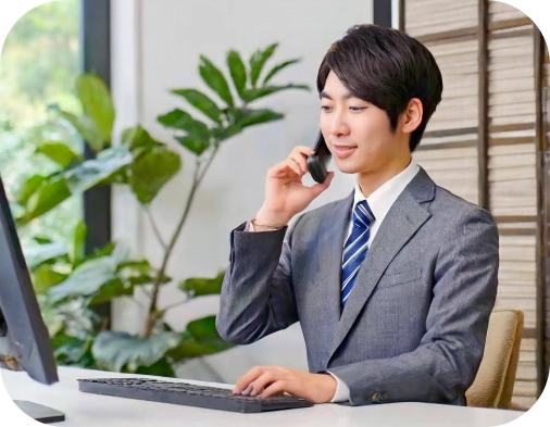 電話する男性